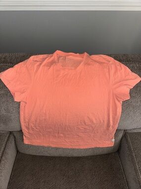 Vuori Women's Coral Crewneck T-Shirt